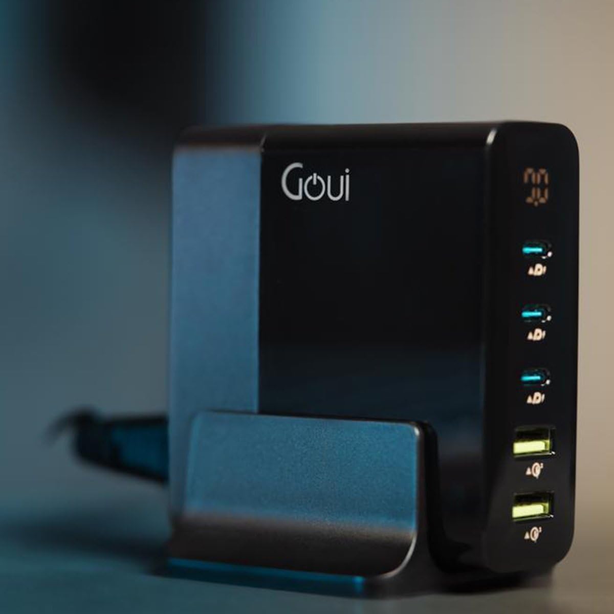 Goui 5-Port Desktop Charger GAN140, 140W 2x USB-A ports and 3x USB-C ports, Qualcomm Quick Charge 3.0 and Power Delivery PD Technology, Smart LED Display, Suitable for Home & Office Use, Black